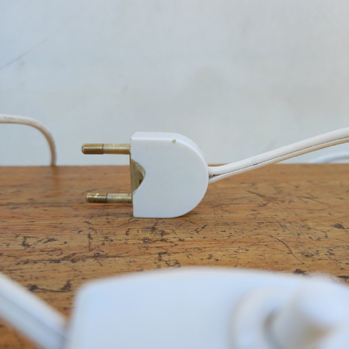 Passa il mouse sull'immagine per ingrandire Immagine dell'articolo Lampade da tavolo Lampade magnetiche da tavolo di Goffredo Reggiani mid-century vintage n.320
