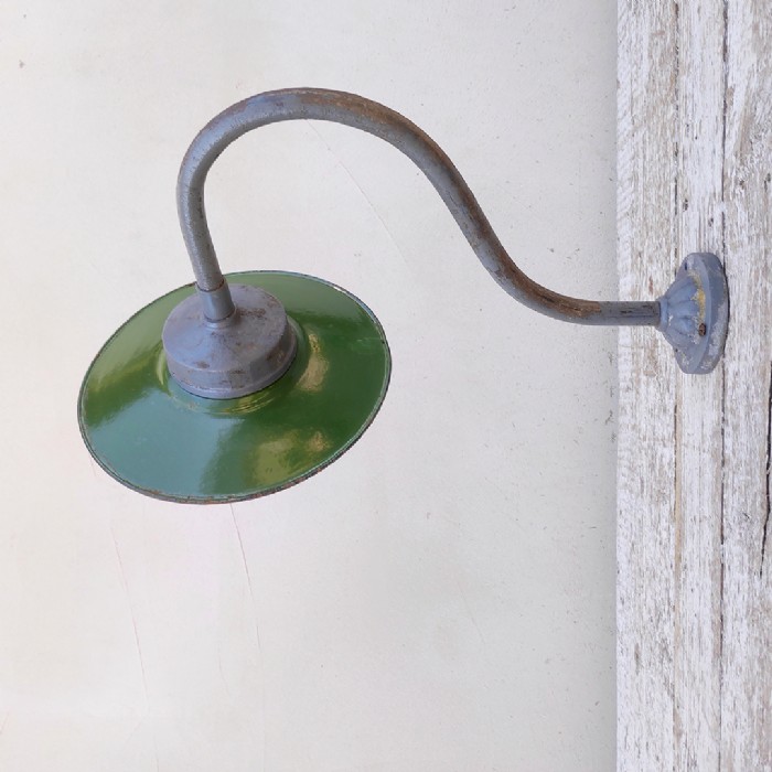 Passa il mouse sull'immagine per ingrandire Lampada industriale da parete ungherese vintage D24 - foto 11