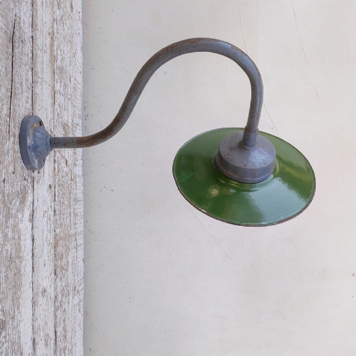 Passa il mouse sull'immagine per ingrandire Lampada industriale da parete ungherese vintage D24 - foto 4