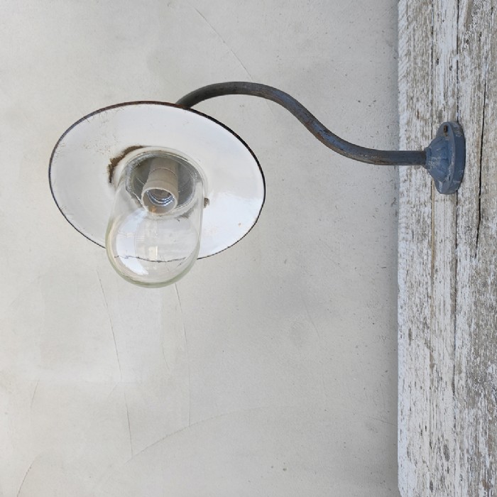 Passa il mouse sull'immagine per ingrandire Lampada industriale da parete ungherese vintage D24 - foto 13
