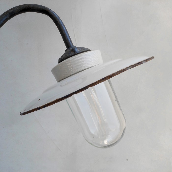 Passa il mouse sull'immagine per ingrandire Lampada industriale vintage da parete ungherese D30,5 - foto 2