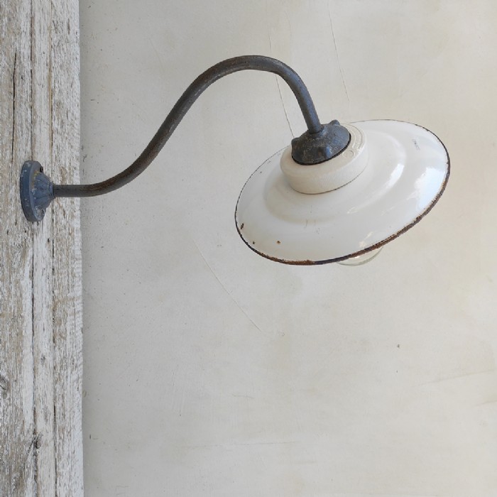 Passa il mouse sull'immagine per ingrandire Lampada industriale vintage da parete ungherese D30,5 - foto 3