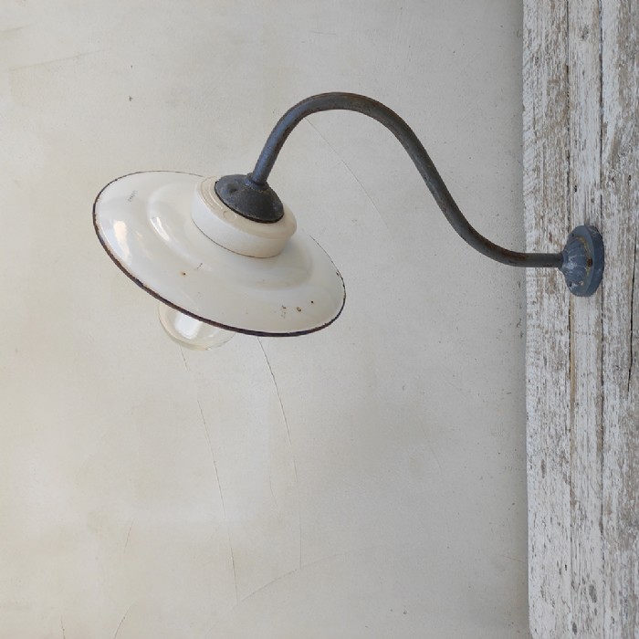 Passa il mouse sull'immagine per ingrandire Lampada industriale vintage da parete ungherese D30,5 - foto 9
