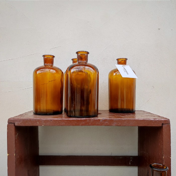 Miniatura dell'articolo Boccetta da farmacista in vetro ambrato 1 Lt vintage - Oggetto n.179