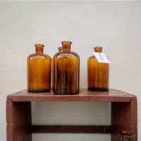 Miniatura dell'articolo Boccetta da farmacista in vetro ambrato 1 Lt vintage - Oggetto n.179