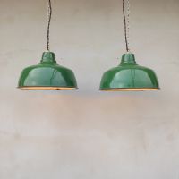 Lampade (2) industriali a sospensione vintage D31 n°NaN di colore Verde / bianco