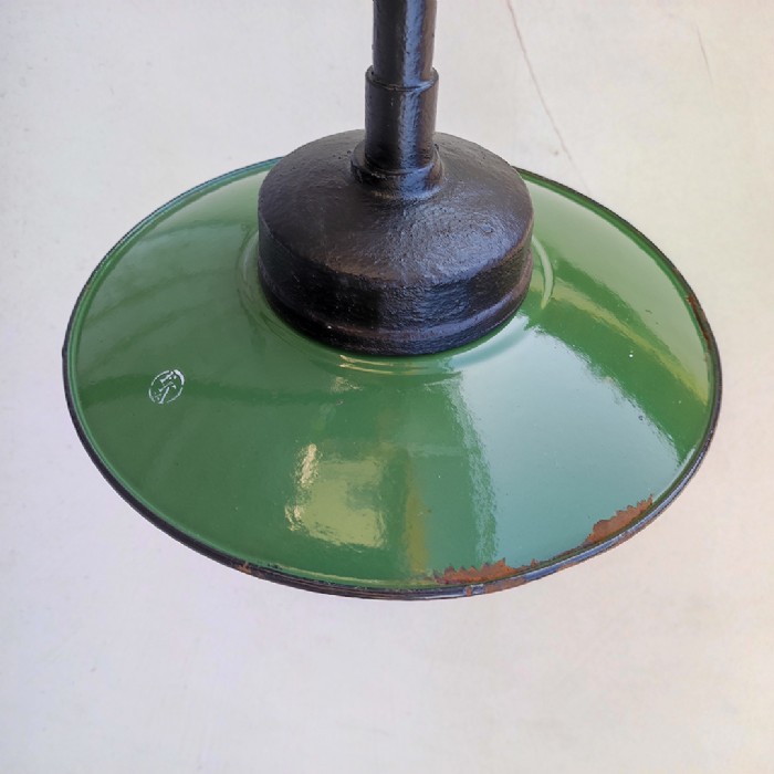 Passa il mouse sull'immagine per ingrandire Lampada industriale da parete ungherese vintage D24 - foto 4