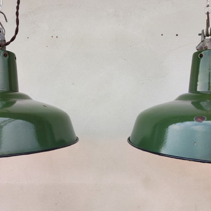 Immagine dell'articolo Lampada industriale a sospensione Lampade (2) industriali a sospensione francesi vintage D35,5 n.442