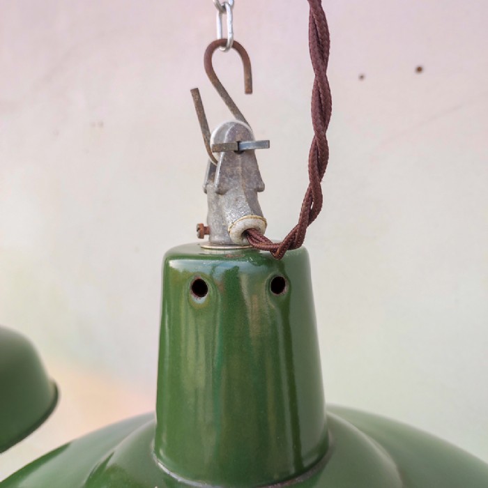 Immagine dell'articolo Lampada industriale a sospensione Lampade (2) industriali a sospensione francesi vintage D35,5 n.442