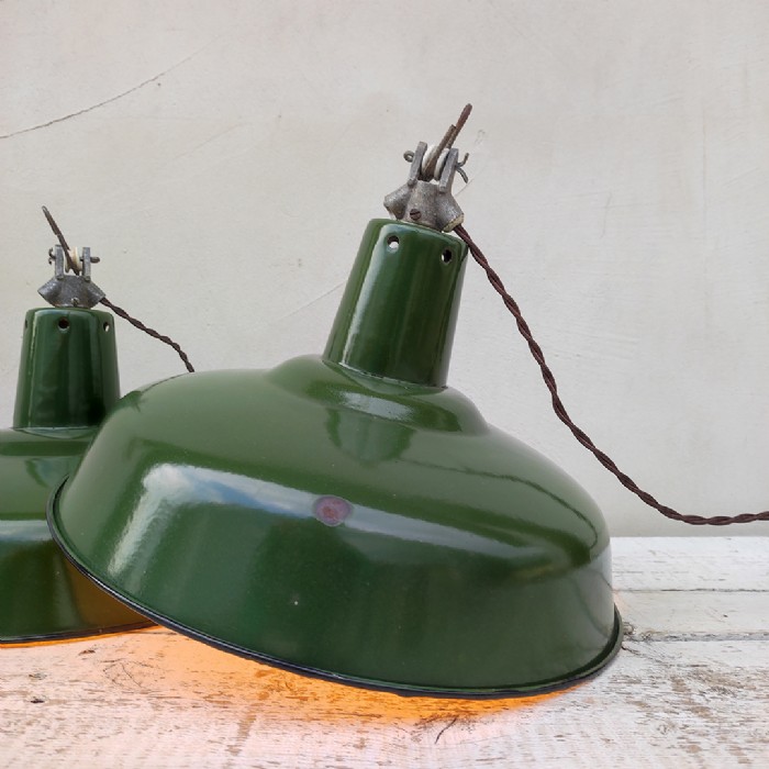 Immagine dell'articolo Lampada industriale a sospensione Lampade (2) industriali a sospensione francesi vintage D35,5 n.442