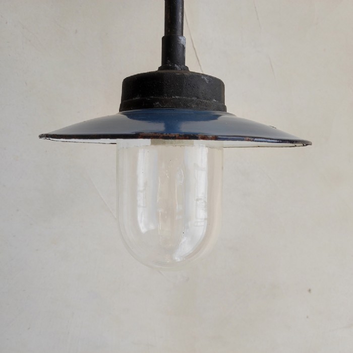 Passa il mouse sull'immagine per ingrandire Lampada industriale da parete ungherese vintage D23 - foto 2