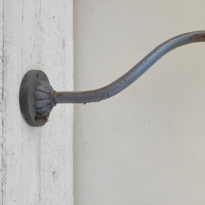 Passa il mouse sull'immagine per ingrandire Immagine dell'articolo Lampada da parete Lampada industriale ungherese da parete vintage n.372