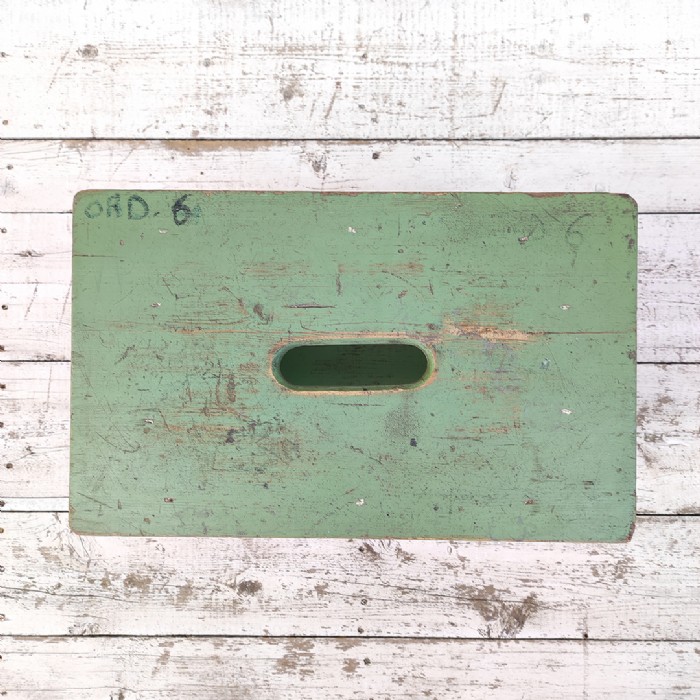 Immagine dell'articolo Sgabello industriale Sgabello industriale in legno vintage n.425