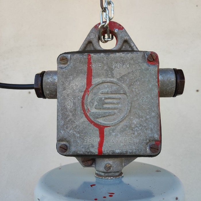 Immagine dell'articolo Lampada industriale a sospensione Lampada industriale a sospensione vintage Elektrosvit D53 n.458