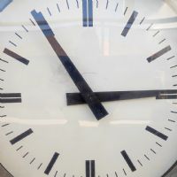 Miniatura dell'articolo Grande orologio industriale bifacciale vintage - Oggetto n.303