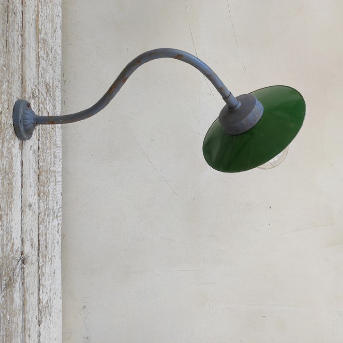 Passa il mouse sull'immagine per ingrandire Lampada industriale da parete ungherese vintage D24 - foto 3