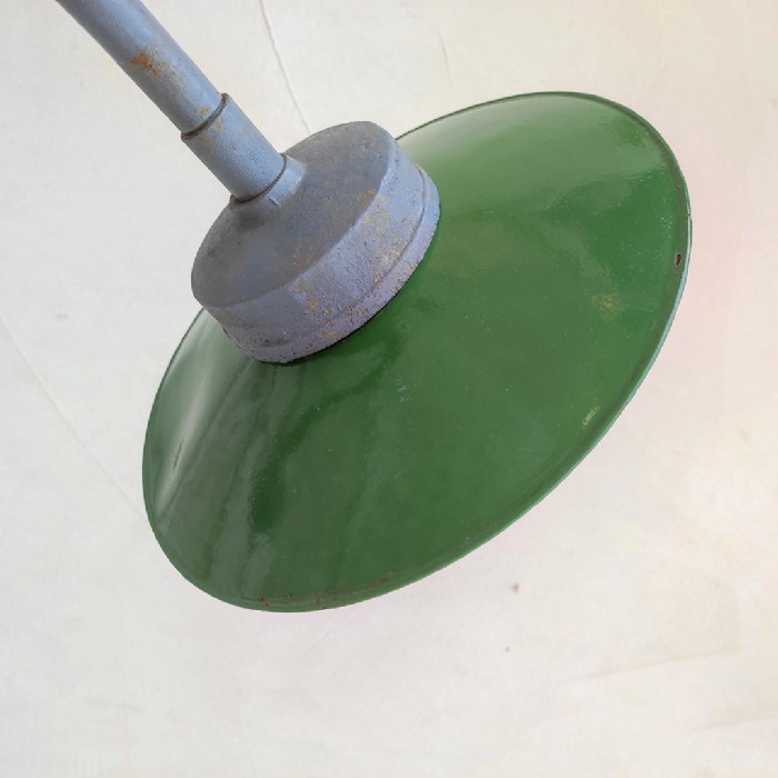 Passa il mouse sull'immagine per ingrandire Lampada industriale da parete ungherese vintage D24 - foto 4