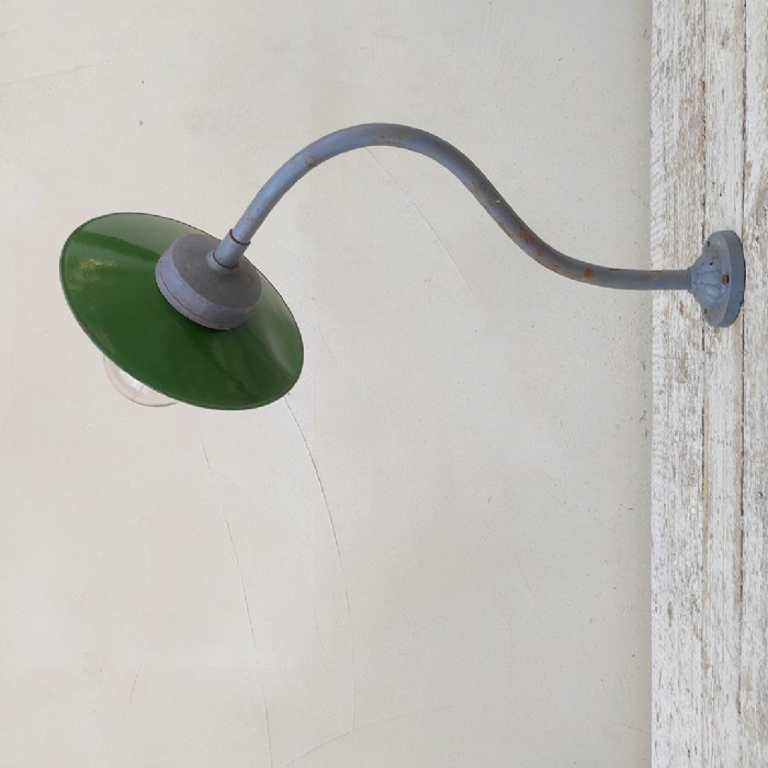 Passa il mouse sull'immagine per ingrandire Lampada industriale da parete ungherese vintage D24 - foto 8