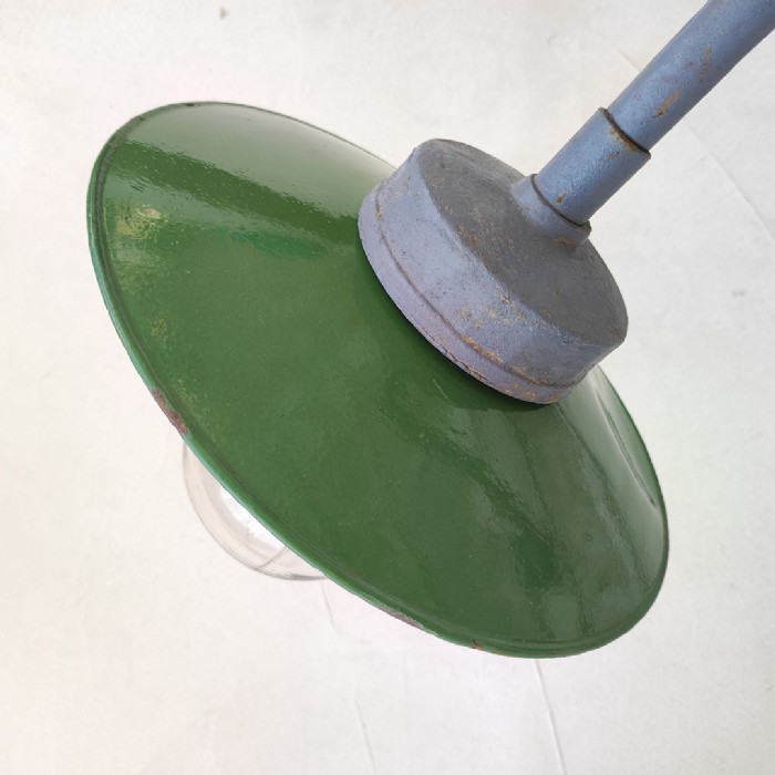 Passa il mouse sull'immagine per ingrandire Lampada industriale da parete ungherese vintage D24 - foto 9