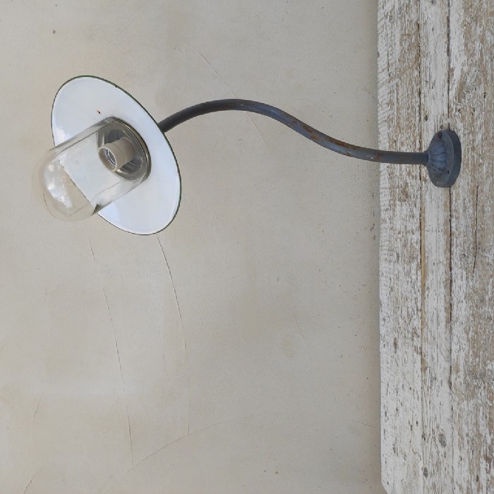 Passa il mouse sull'immagine per ingrandire Lampada industriale da parete ungherese vintage D24 - foto 11