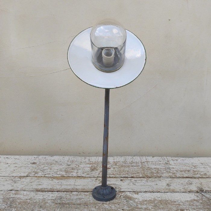 Passa il mouse sull'immagine per ingrandire Lampada industriale da parete ungherese vintage D24 - foto 12