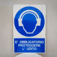 Miniatura dell'articolo Cartello segnaletico di protezione udito vintage - Oggetto n.112