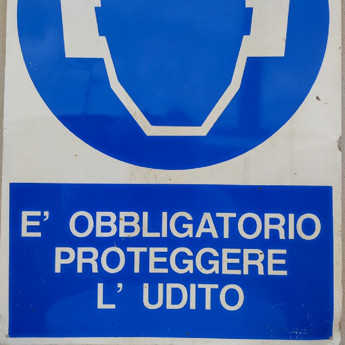 Miniatura dell'articolo Cartello segnaletico di protezione udito vintage - Oggetto n.112