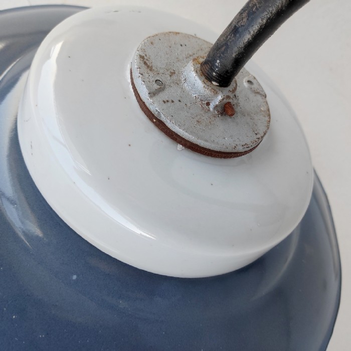 Passa il mouse sull'immagine per ingrandire Immagine dell'articolo Lampada da parete Lampada industriale ungherese da parete vintage n.374