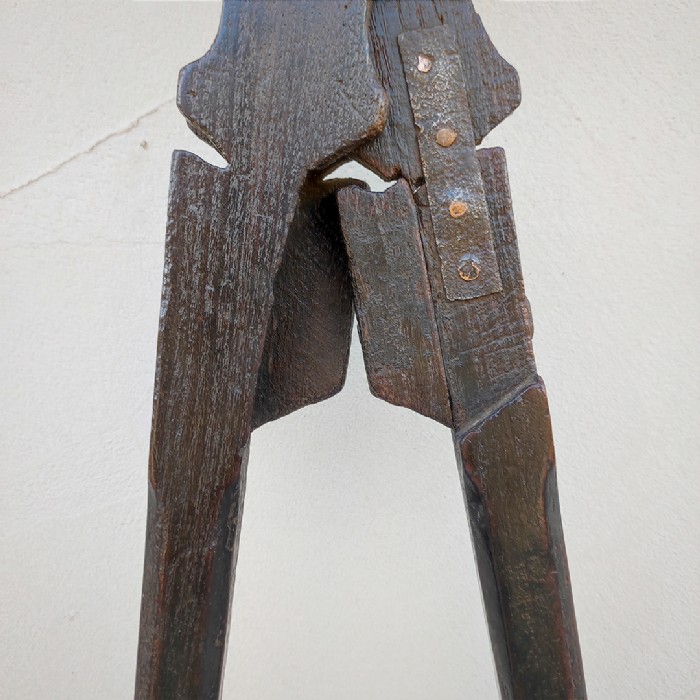 Miniatura dell'articolo Compasso in legno da falegname epoca fine '800 - Oggetto n.184