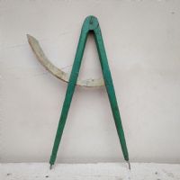 Miniatura dell'articolo Compasso in legno da falegname epoca fine '800 - Oggetto n.185