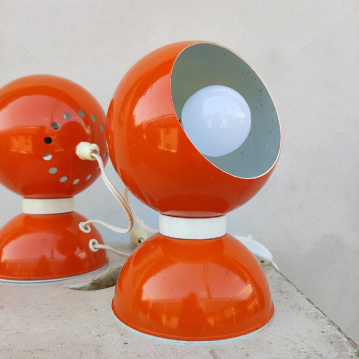 Passa il mouse sull'immagine per ingrandire Immagine dell'articolo Lampada da scrivania  Lampade magnetiche da tavolo di Goffredo Reggiani mid-century vintage n.331
