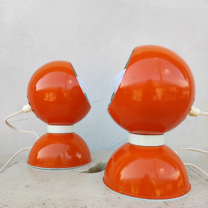 Passa il mouse sull'immagine per ingrandire Immagine dell'articolo Lampada da scrivania  Lampade magnetiche da tavolo di Goffredo Reggiani mid-century vintage n.331