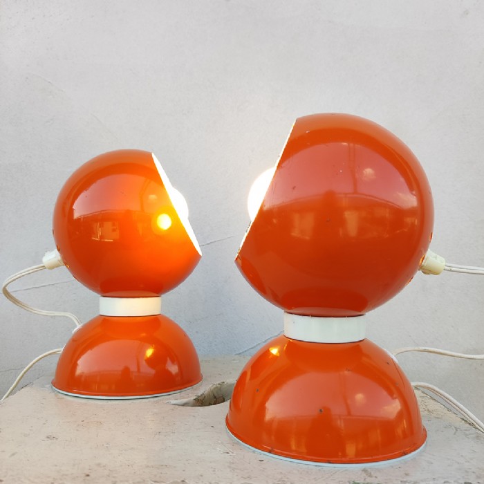 Passa il mouse sull'immagine per ingrandire Immagine dell'articolo Lampada da scrivania  Lampade magnetiche da tavolo di Goffredo Reggiani mid-century vintage n.331