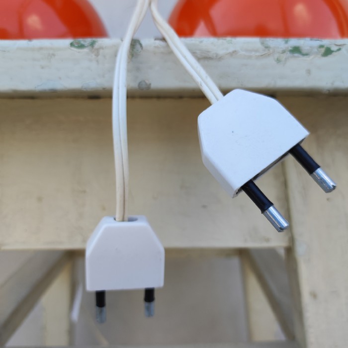 Passa il mouse sull'immagine per ingrandire Immagine dell'articolo Lampada da scrivania  Lampade magnetiche da tavolo di Goffredo Reggiani mid-century vintage n.331