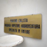 Miniatura dell'articolo Targa commerciale in plastica vintage - Oggetto n.164