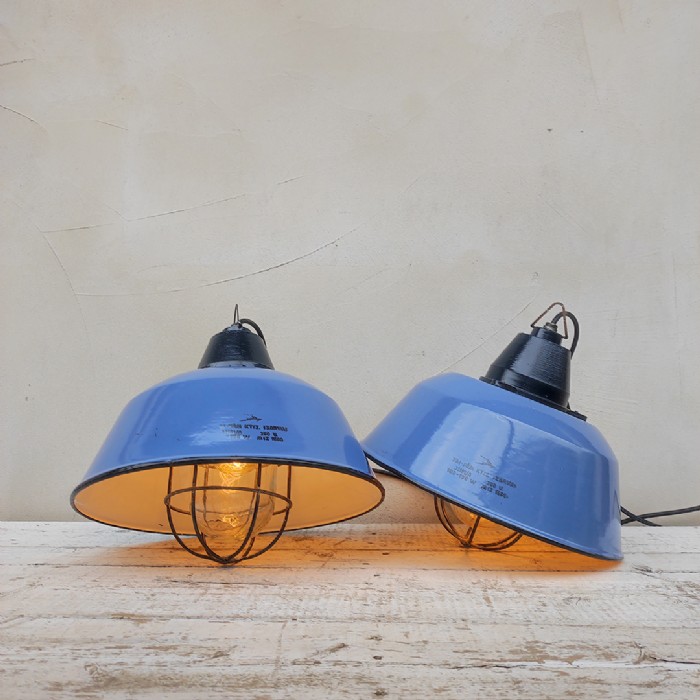 Immagine dell'articolo Lampada industriale a sospensione Lampada industriale a sospensione Ungherese vintage D36 n.426