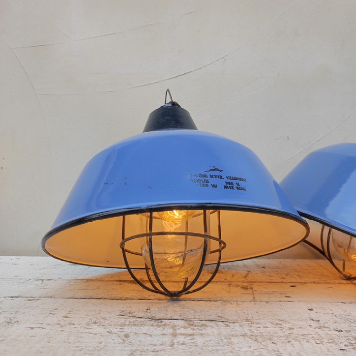 Immagine dell'articolo Lampada industriale a sospensione Lampada industriale a sospensione Ungherese vintage D36 n.426