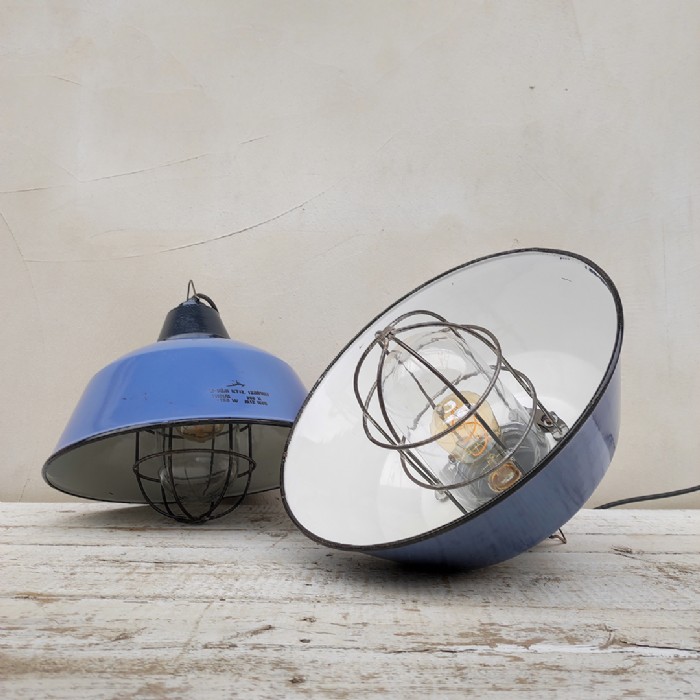 Immagine dell'articolo Lampada industriale a sospensione Lampada industriale a sospensione Ungherese vintage D36 n.426