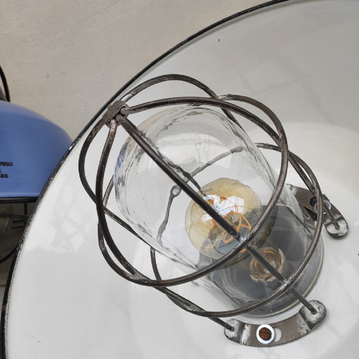 Immagine dell'articolo Lampada industriale a sospensione Lampada industriale a sospensione Ungherese vintage D36 n.426