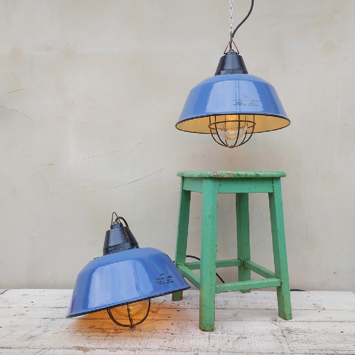 Immagine dell'articolo Lampada industriale a sospensione Lampada industriale a sospensione Ungherese vintage D36 n.426