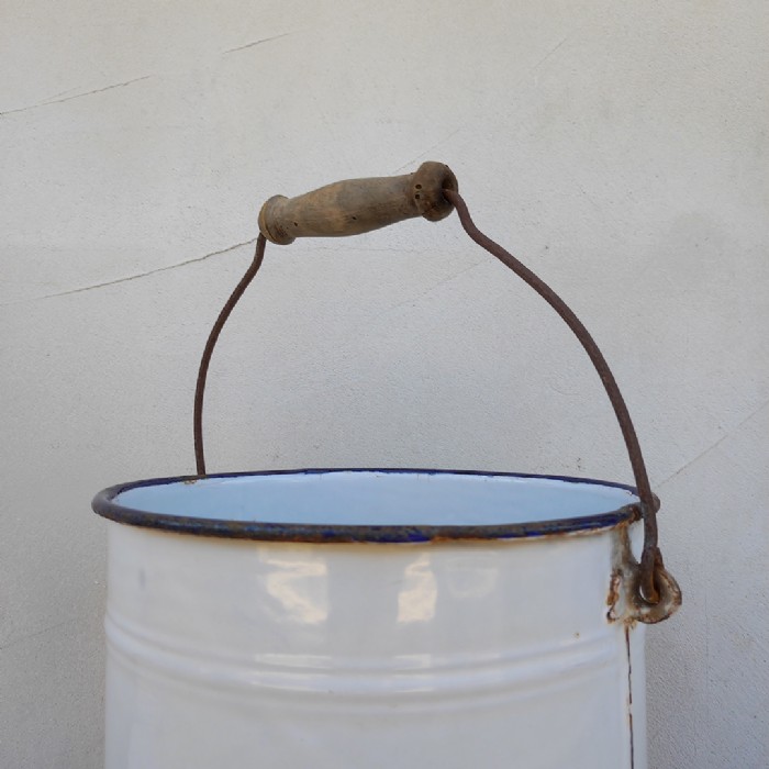 Passa il mouse sull'immagine per ingrandire Immagine dell'articolo Contenitori Secchiello smaltato con manico vintage n.474