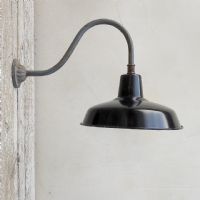 Ingrandisci l'immagine Lampada industriale da parete ungherese vintage - miniatura 1
