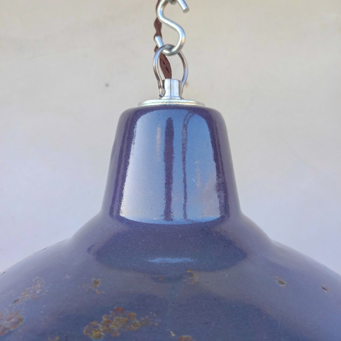Passa il mouse sull'immagine per ingrandire Immagine dell'articolo Lampada industriale a sospensione Lampada industriale a sospensione francese vintage D29,5 n.356