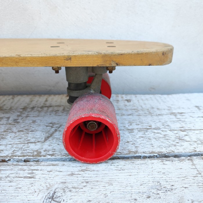 Passa il mouse sull'immagine per ingrandire Immagine dell'articolo Sport Skateboard anni 70 Val2000 vintage n.475
