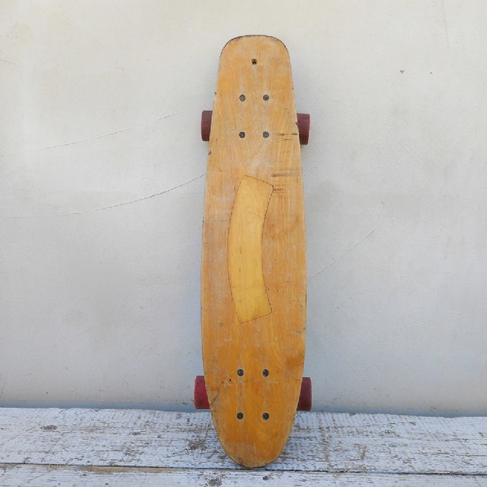 Passa il mouse sull'immagine per ingrandire Immagine dell'articolo Sport Skateboard anni 70 Val2000 vintage n.475