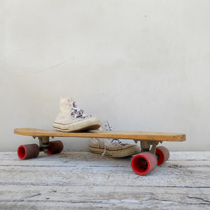 Passa il mouse sull'immagine per ingrandire Immagine dell'articolo Sport Skateboard anni 70 Val2000 vintage n.475