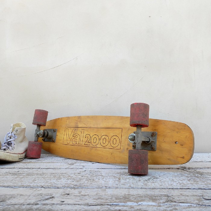 Passa il mouse sull'immagine per ingrandire Immagine dell'articolo Sport Skateboard anni 70 Val2000 vintage n.475