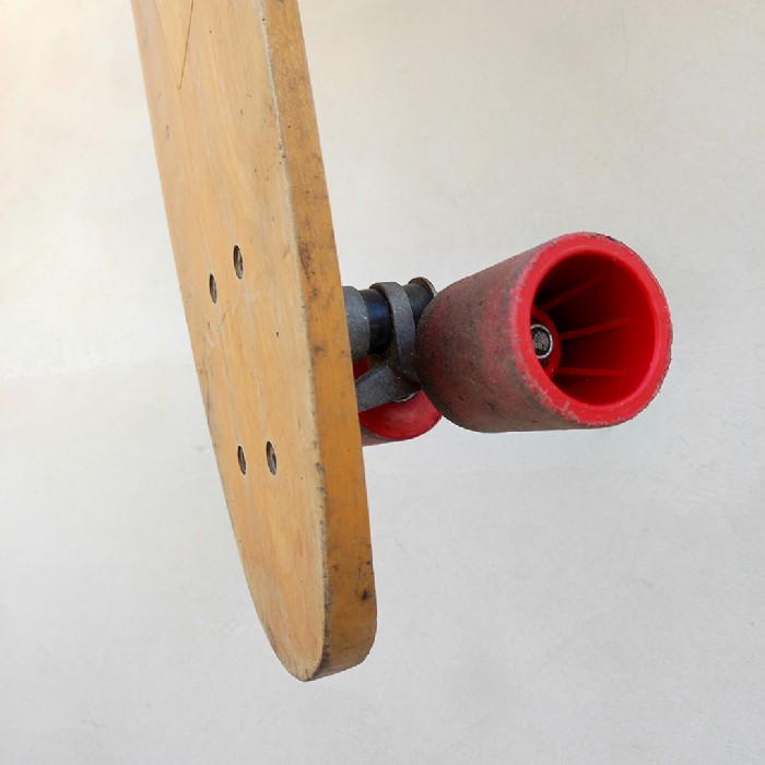 Passa il mouse sull'immagine per ingrandire Immagine dell'articolo Sport Skateboard anni 70 Val2000 vintage n.475