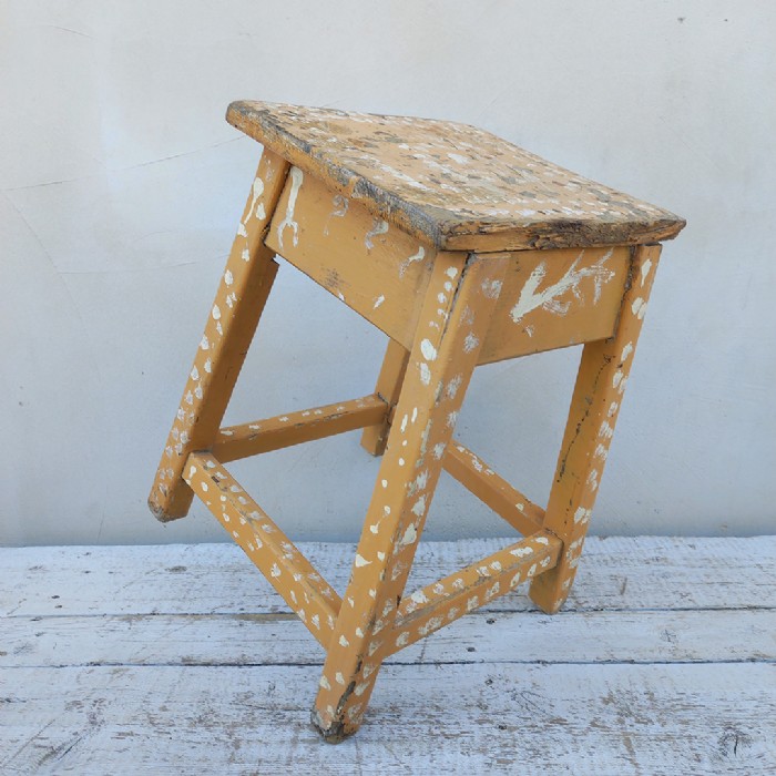 Immagine dell'articolo Sgabello rurale vintage Sgabello rurale di campagna vintage n.461