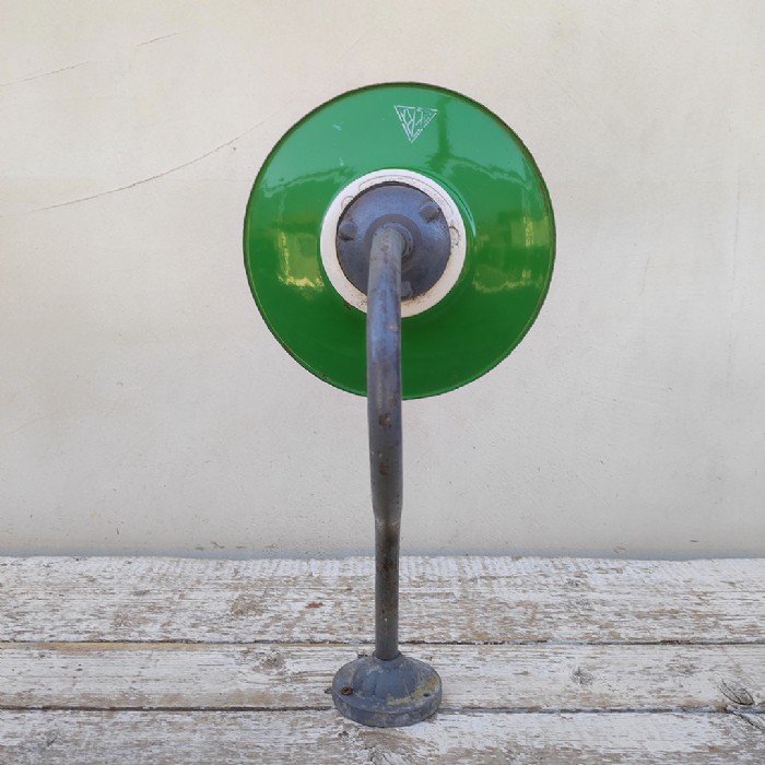 Passa il mouse sull'immagine per ingrandire Lampada industriale da parete ungherese vintage D24 - foto 5